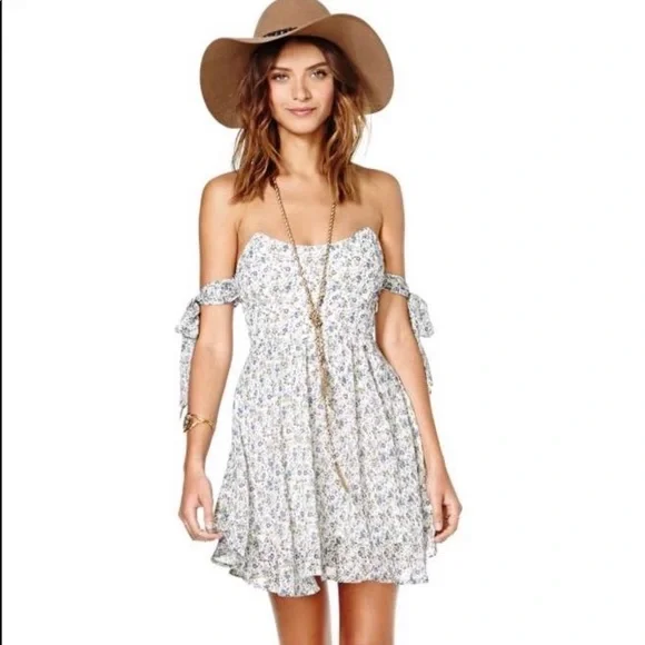 For Love and Lemons Kiss Me dress in a floral blue - Picture 14 of 14